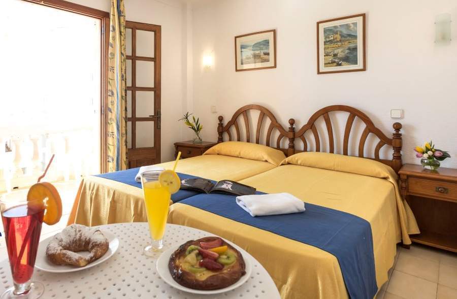 Sol Y Mar Apartments Cala Bona  Exterior photo